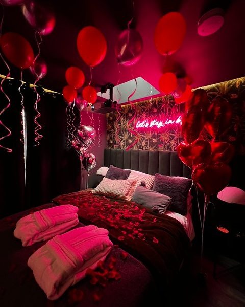 Luxury 2 person hot tub stay