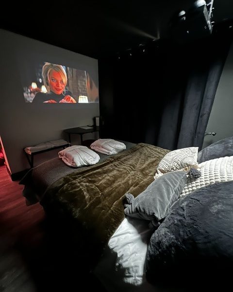 Luxury 2 person hot tub stay